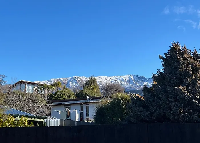 Mountain - Central, Cosy And Cute With Views