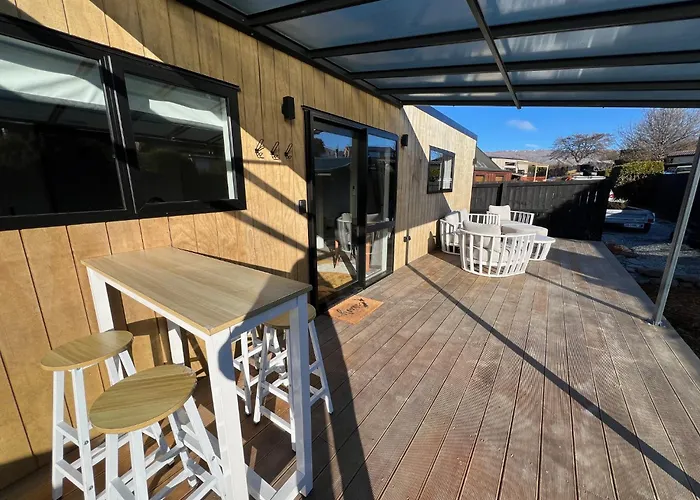 Ferienhaus Mountain - Central, Cosy And Cute With Views Wanaka