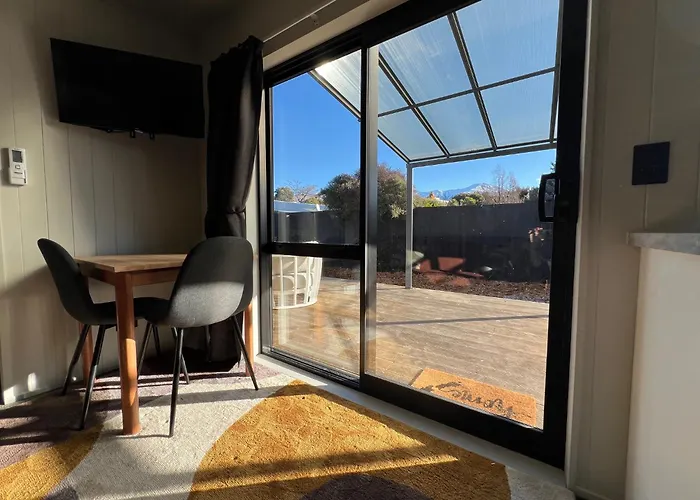 Mountain - Central, Cosy And Cute With Views Wanaka
