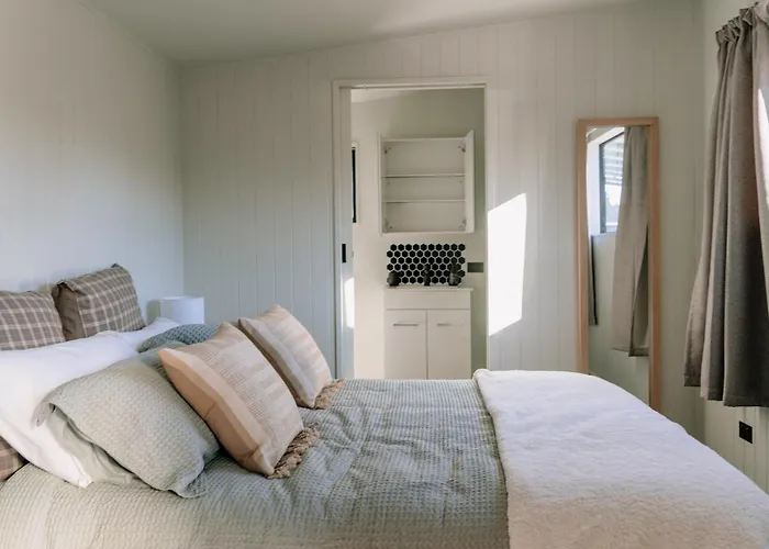 Mountain - Central, Cosy And Cute With Views Ferienhaus *