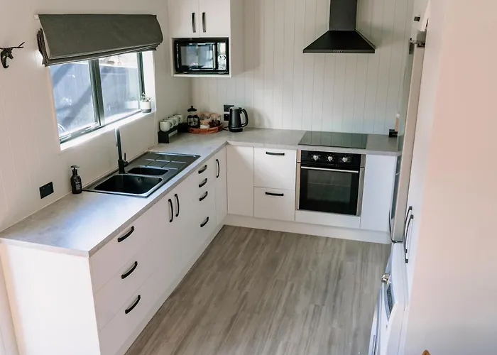 Mountain - Central, Cosy And Cute With Views Wanaka