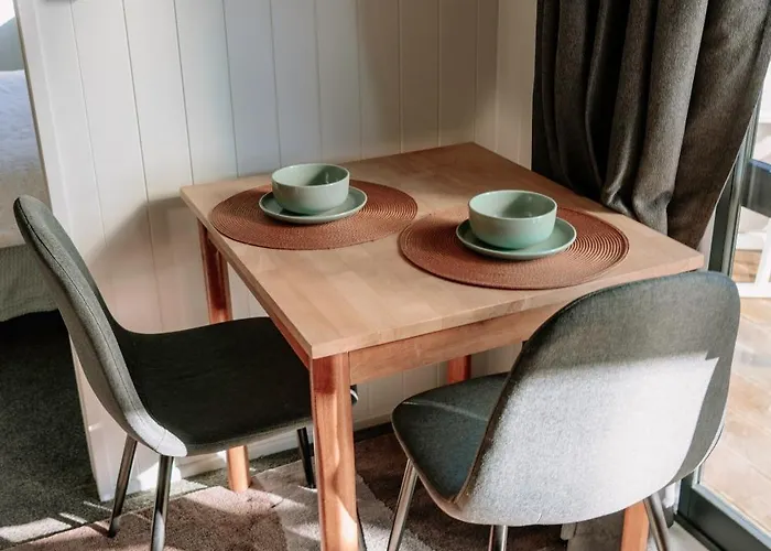 Mountain - Central, Cosy And Cute With Views *