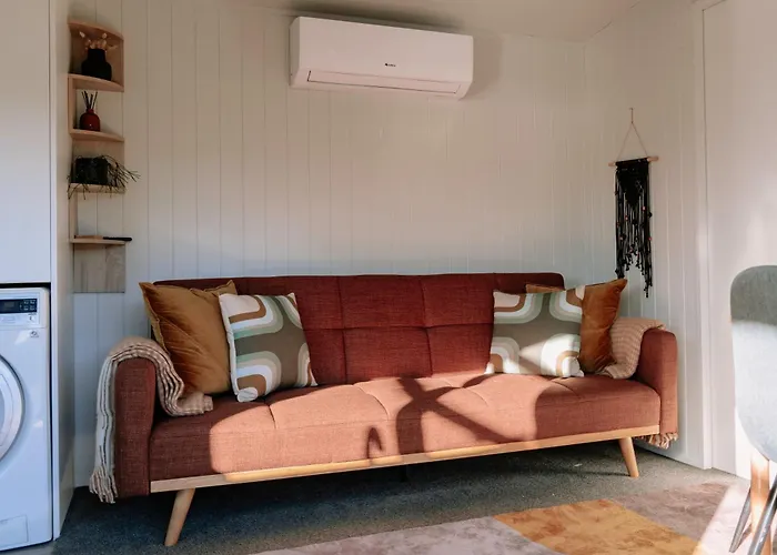 Mountain - Central, Cosy And Cute With Views Ferienhaus Wanaka